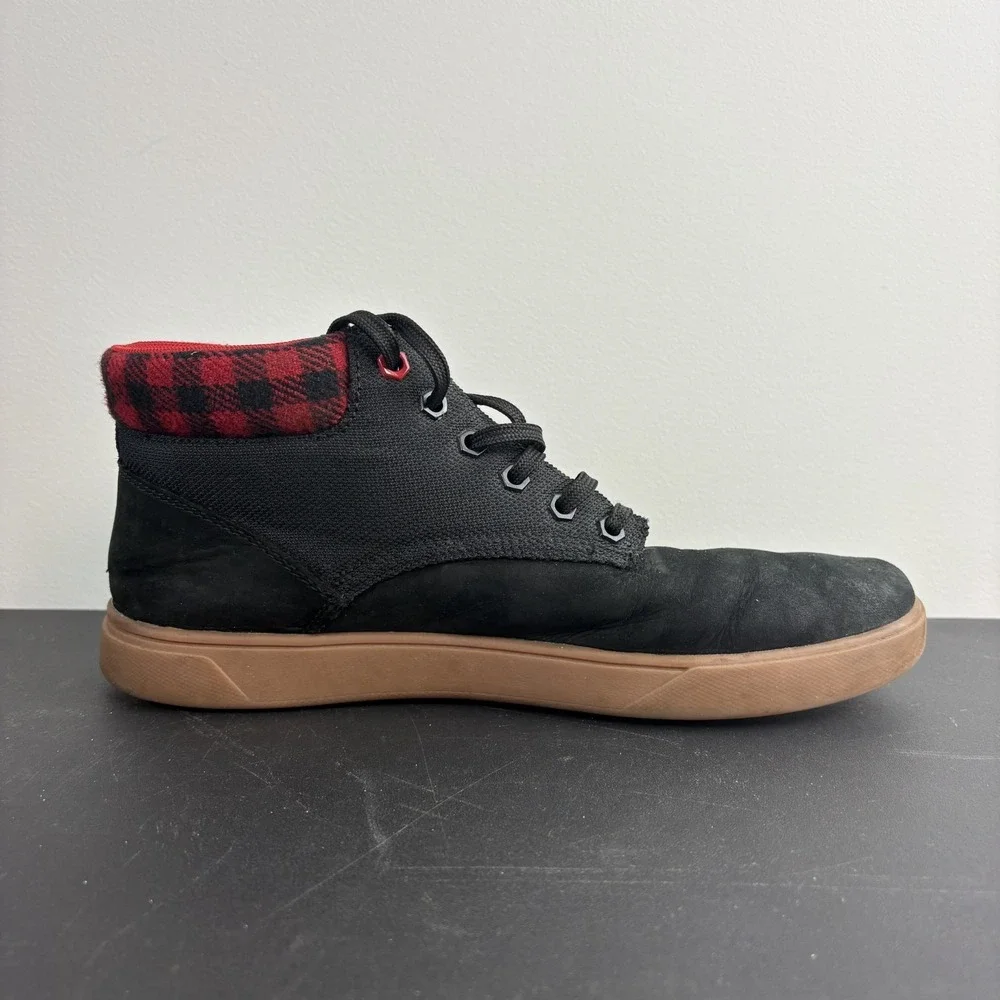 Timberland Groveton Chukka Boots Mens Size 9 Black Plaid Collar Gum Sole Shoes